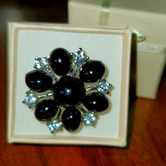 Jewelry - adjustable Flower RING